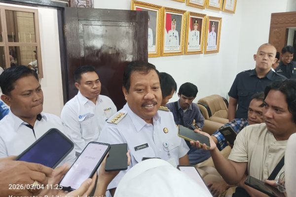 Wali Kota Pangkalpinang Serahkan Sertifikat HACCP kepada Pelaku Usaha Perikanan