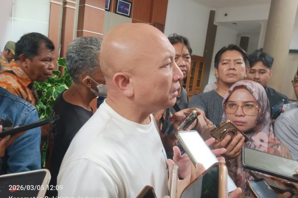 ‎Ketua DPRD Babel Minta Masyarakat Tidak Panik Soal Stok BBM
