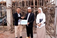 Bantu Pembangunan Asrama Santri