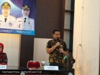 Dinsos Serahkan Bantuan Atensi Tahap Kedua