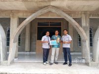 Serahkan Bantuan Fasilitas untuk Surau Baitussalam