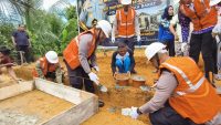Bangun Dua Rumah Korban Kebakaran