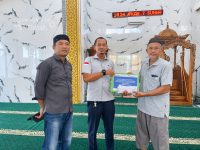 Salurkan Bantuan untuk Masjid Baiturrahman