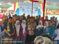 Bantuan Seragam dan Perlengkapan Sekolah untuk 1.000 Siswa