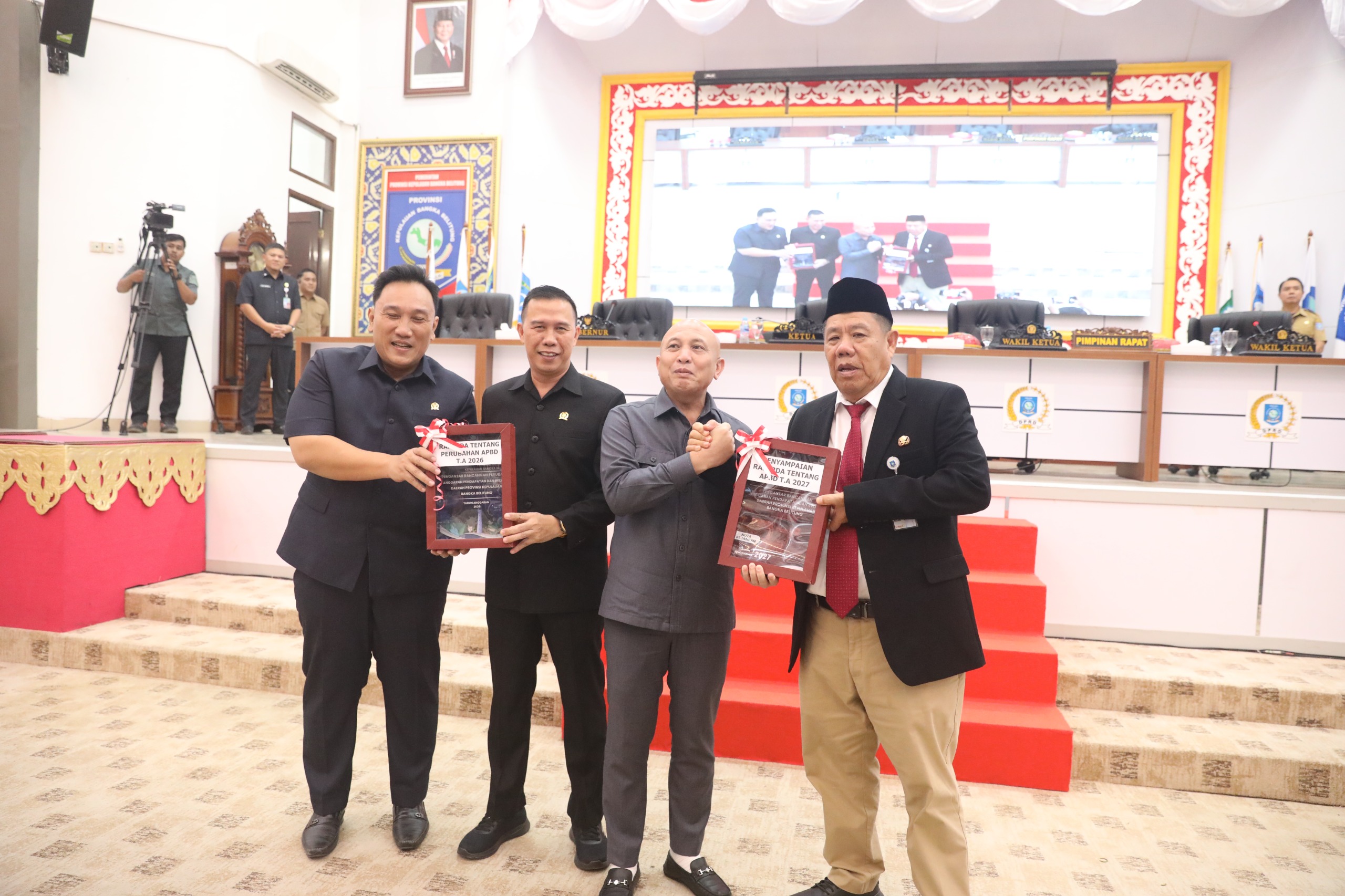 Gubernur Serahkan Ranperda Strategis