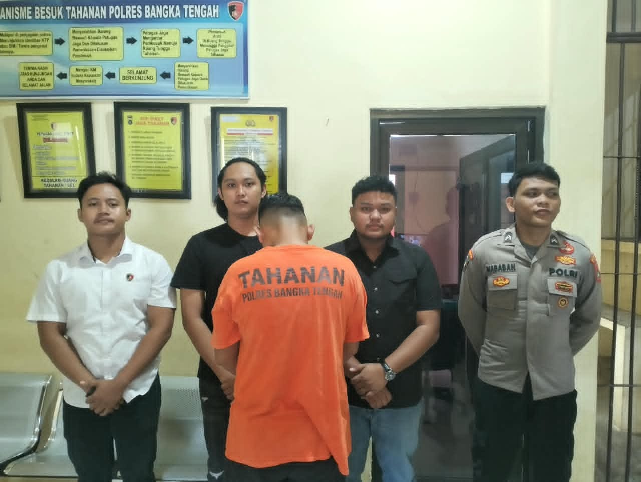 Menipu dengan Mengaku Polisi