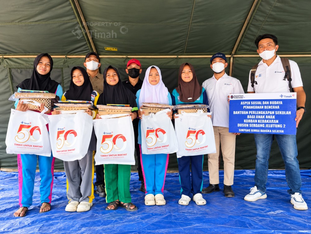 PT TIMAH Bantu Anak Dusun Serdang Kembali Bersekolah
