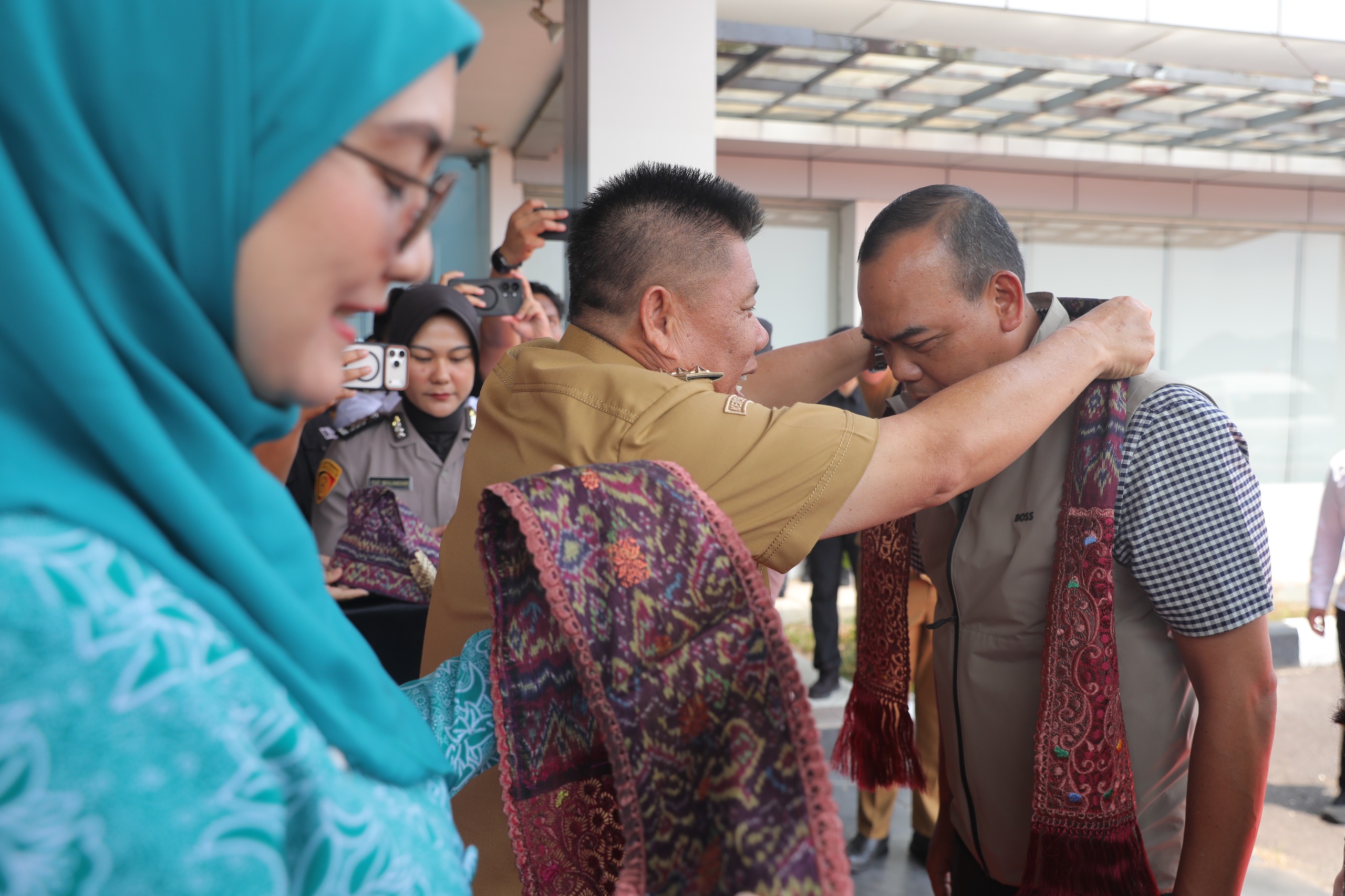 Gubernur Sambut Kedatangan Kapolda di Bumi Serumpun Sebalai