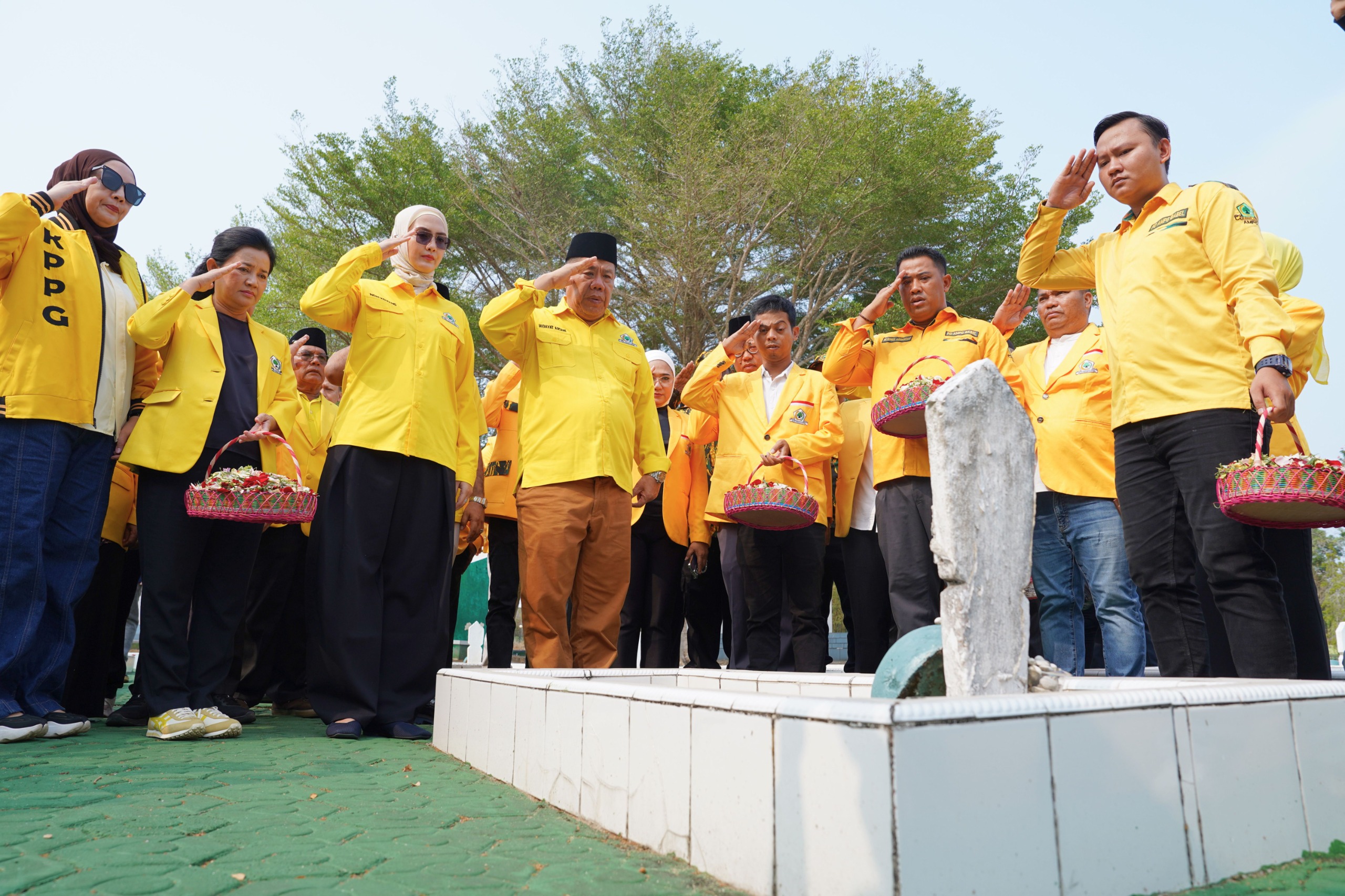 Hidayat Arsani Pimpin Ziarah ke TMP Pawitralaya
