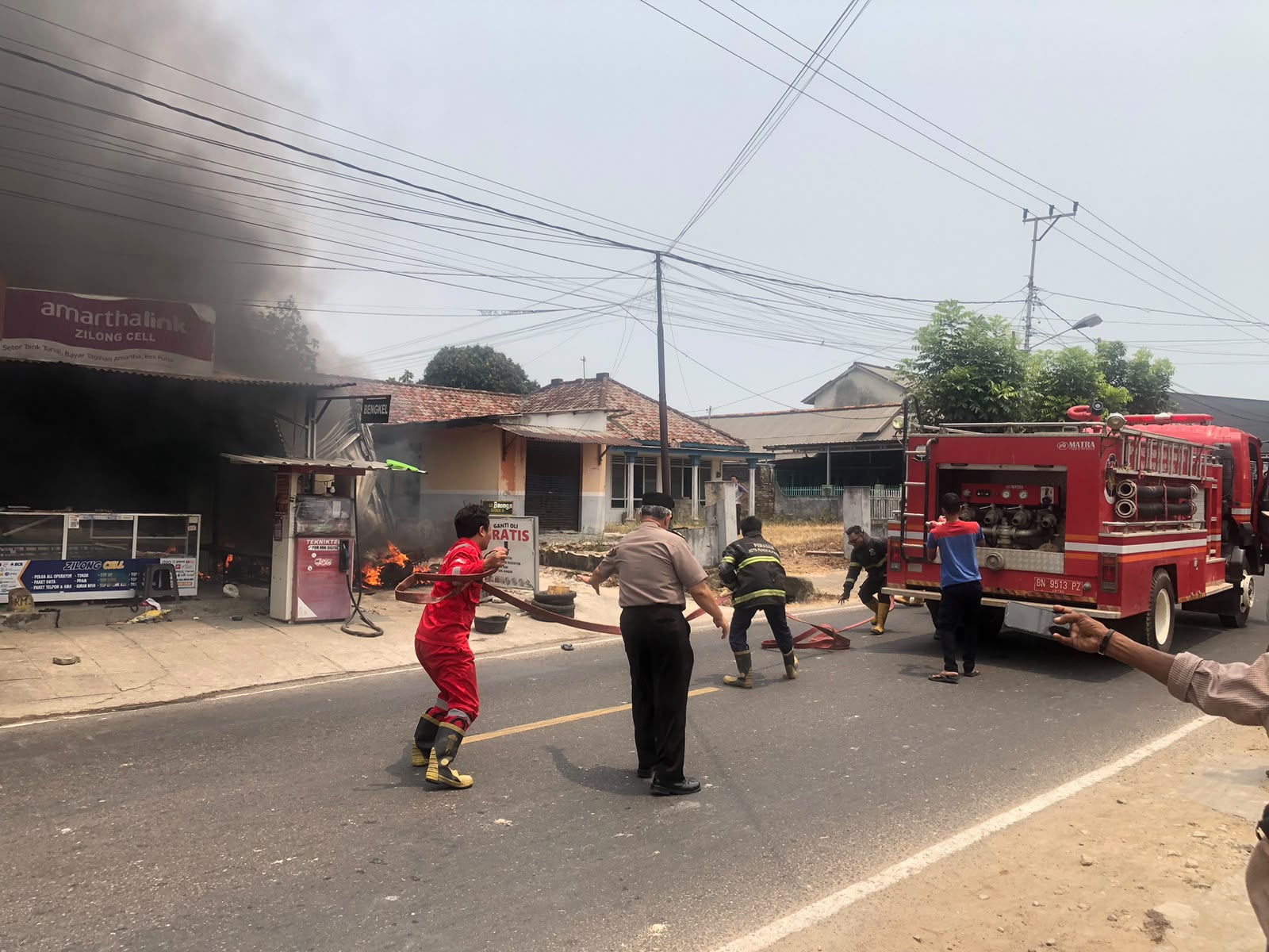 Polsek Taman Sari Bantu Pengaturan Lalulintas Saat Kebakaran Bengkel