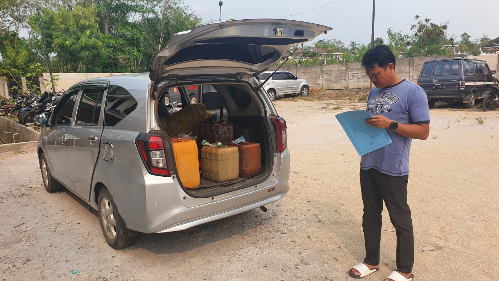 Polisi Amankan 240 Liter Pertalite dan 4 Barcode