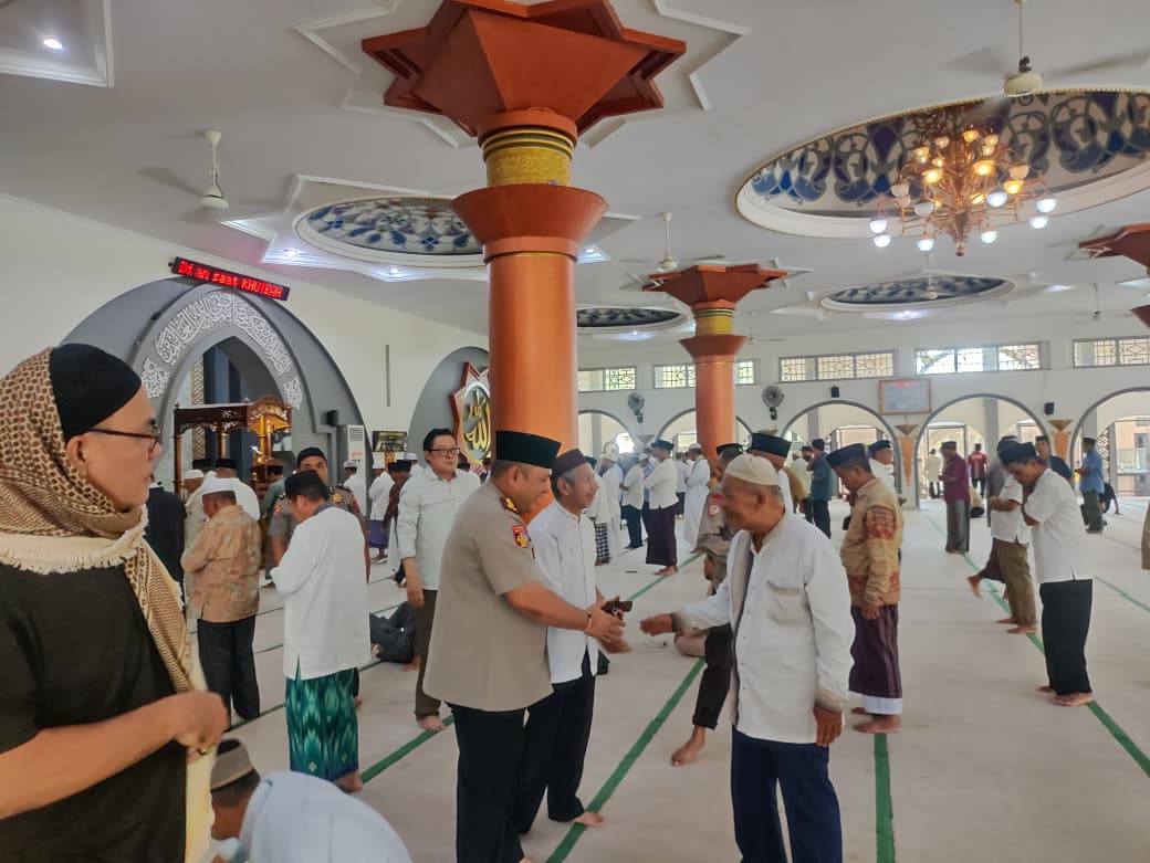 Pererat Silaturahmi dengan Masyarakat