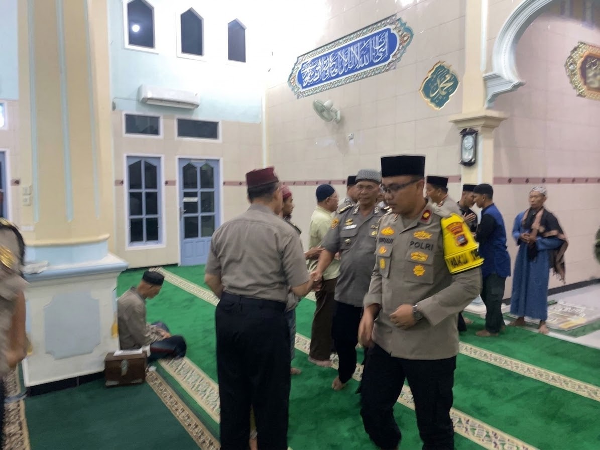 Polres Subuh Keliling di Masjid Al Ishlah